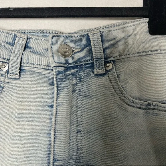 H&M Light Blue Denim Jeans - Picture 4 of 8